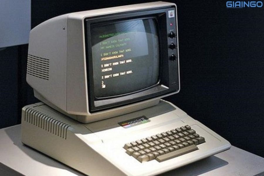 máy tính điện tử đầu tiên ra đời năm nào