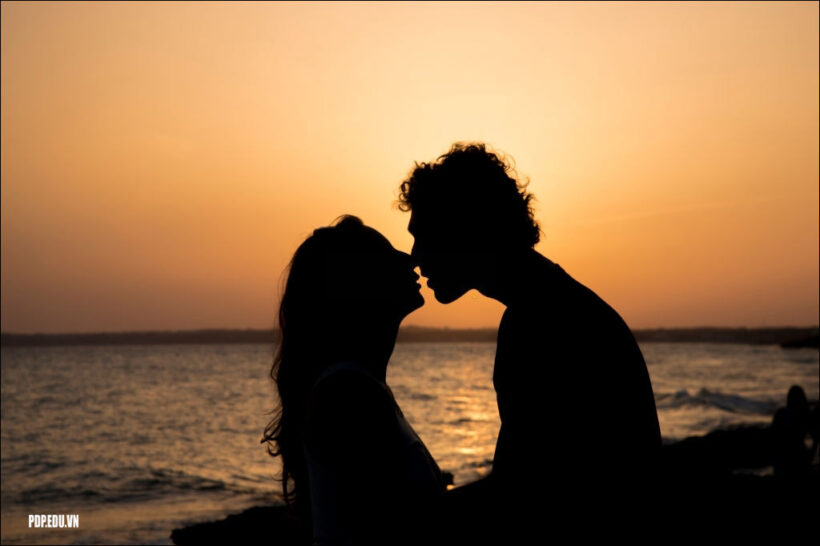 Hình ảnh hôn nhau đẹp, lãng mạn nhất dành cho cặp đôi - Trường ﻿Trung Cấp Nghề Thương Mại Du Lịch Thanh Hoá