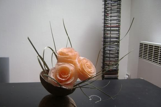 Cách làm hoa hồng bằng giấy nhún
