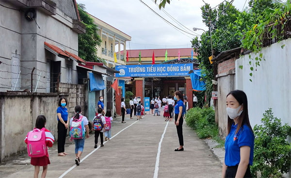 Em hãy xây dựng một kế hoạch tuyên truyền về an toàn giao thông với chủ đề "Cổng trường an toàn giao thông"